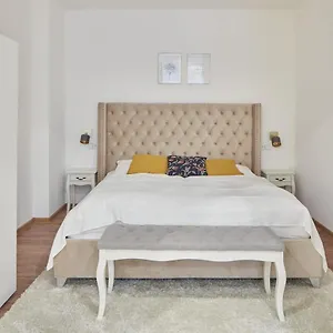 helen-homestay-zivkov.praguehotelsweb.com/